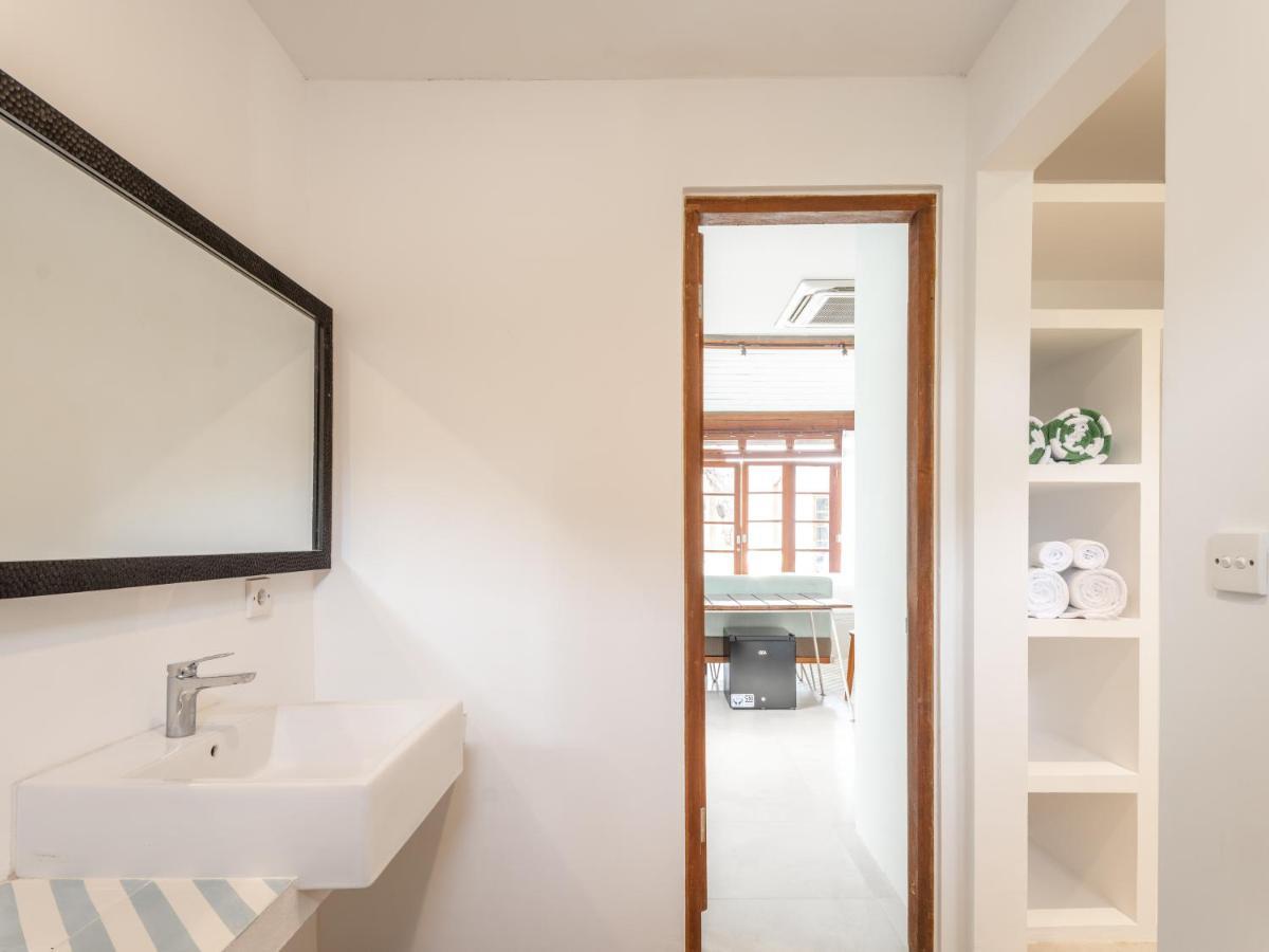 Apartamento Batu Belig Living Managed By Cpm Bali Seminyak Exterior foto