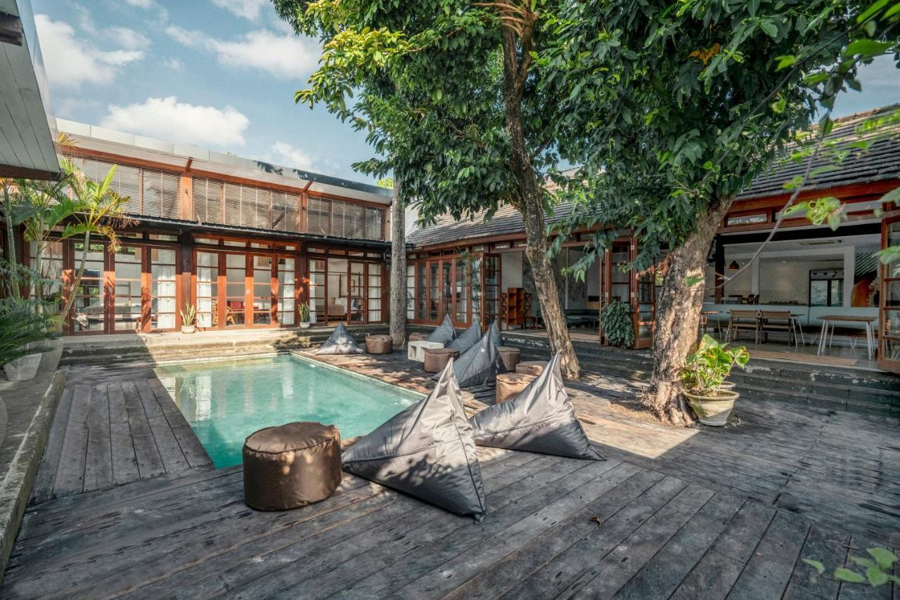 Apartamento Batu Belig Living Managed By Cpm Bali Seminyak Exterior foto
